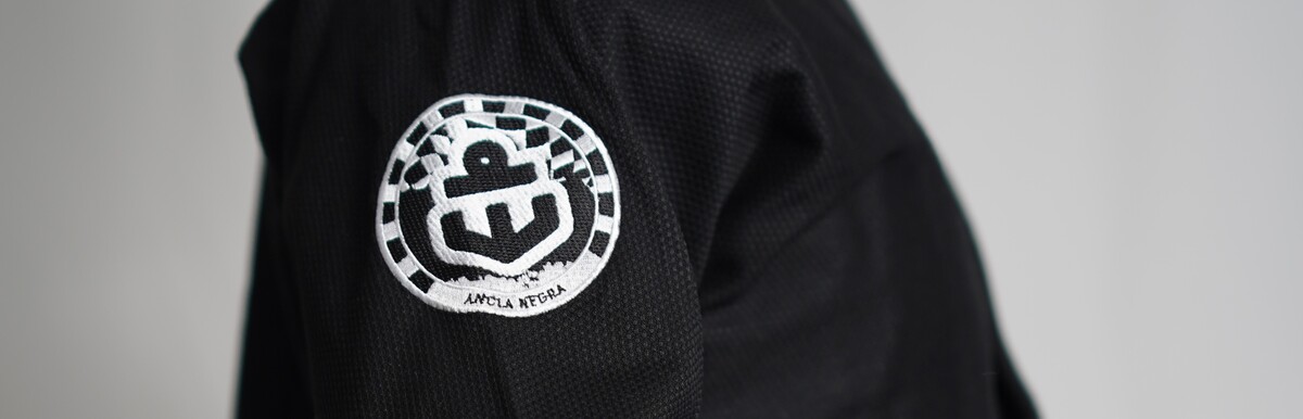 Ancla Negra Crew — Kimono con logo